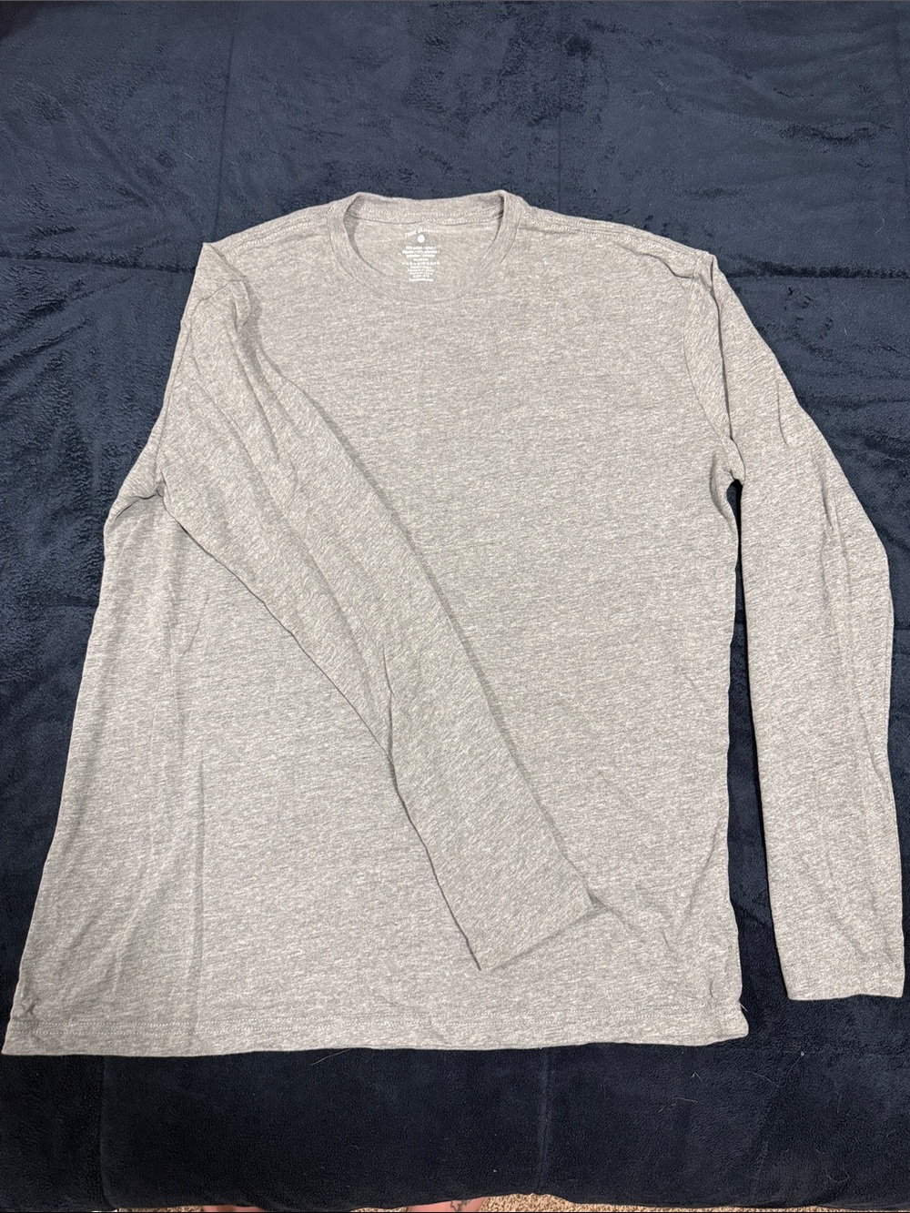 Classic Long-Sleeve Crewneck Shirt in Heather Gray